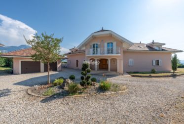 VIUZ-EN-SALLAZ - MAGNIFIQUE MAISON D'ARCHITECTE