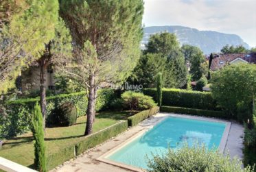 VILLA AVEC PISCINE