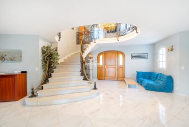 VIUZ-EN-SALLAZ - MAGNIFIQUE MAISON D'ARCHITECTE