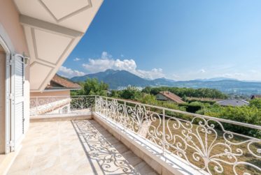 VIUZ-EN-SALLAZ - MAGNIFIQUE MAISON D'ARCHITECTE