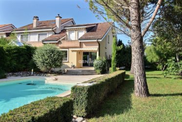 VILLA AVEC PISCINE