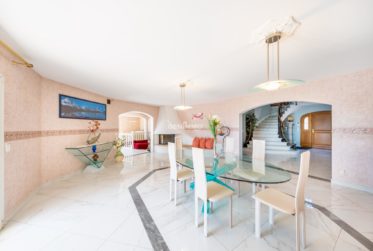 VIUZ-EN-SALLAZ - MAGNIFIQUE MAISON D'ARCHITECTE