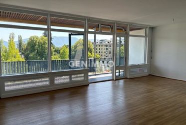 Appartement 5 pièces traversant