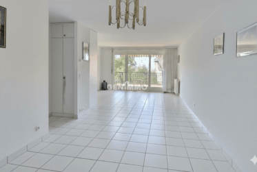 "Vue Lac et Campagne"