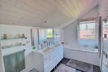 CHENS-SUR-LEMAN villa d'architecte