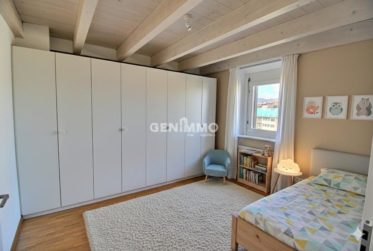 Dernier Étage dans un Immeuble Historique `"Saint-Jean"