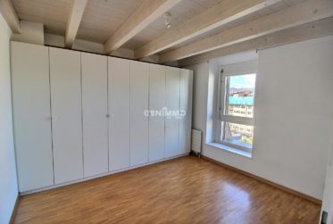 Dernier Étage dans un Immeuble Historique `"Saint-Jean"