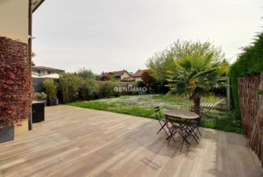 Très charmante villa contiguë à louer