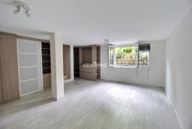 Très charmante villa contiguë à louer