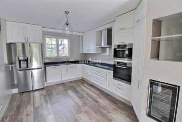 Très charmante villa contiguë à louer