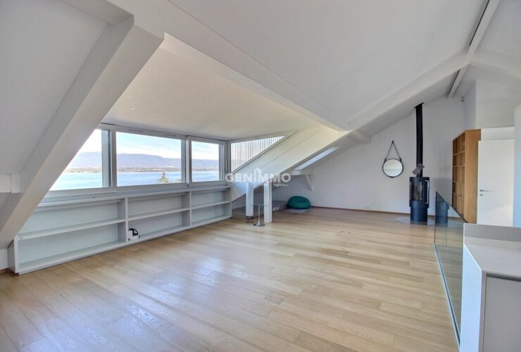 Appartement duplex avec vue panoramique sur le lac – Anières